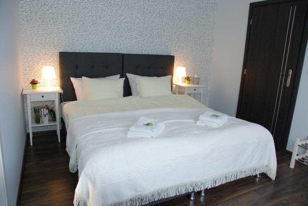 7Th Room Guest House Освиенцим Екстериор снимка