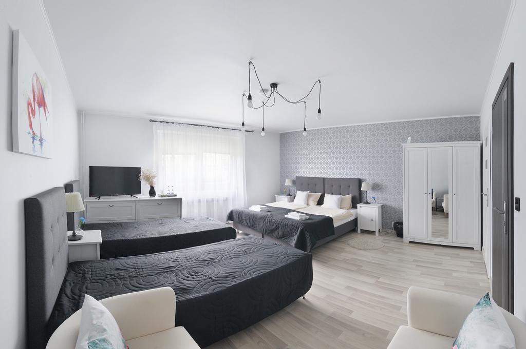 7Th Room Guest House Освиенцим Екстериор снимка