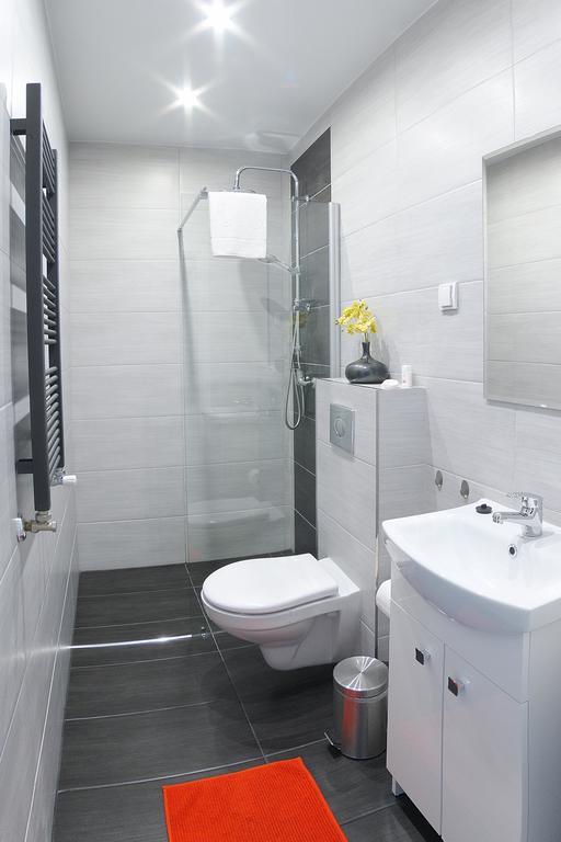 7Th Room Guest House Освиенцим Екстериор снимка