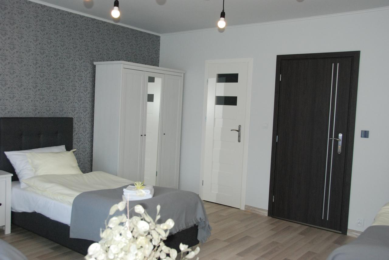 7Th Room Guest House Освиенцим Екстериор снимка