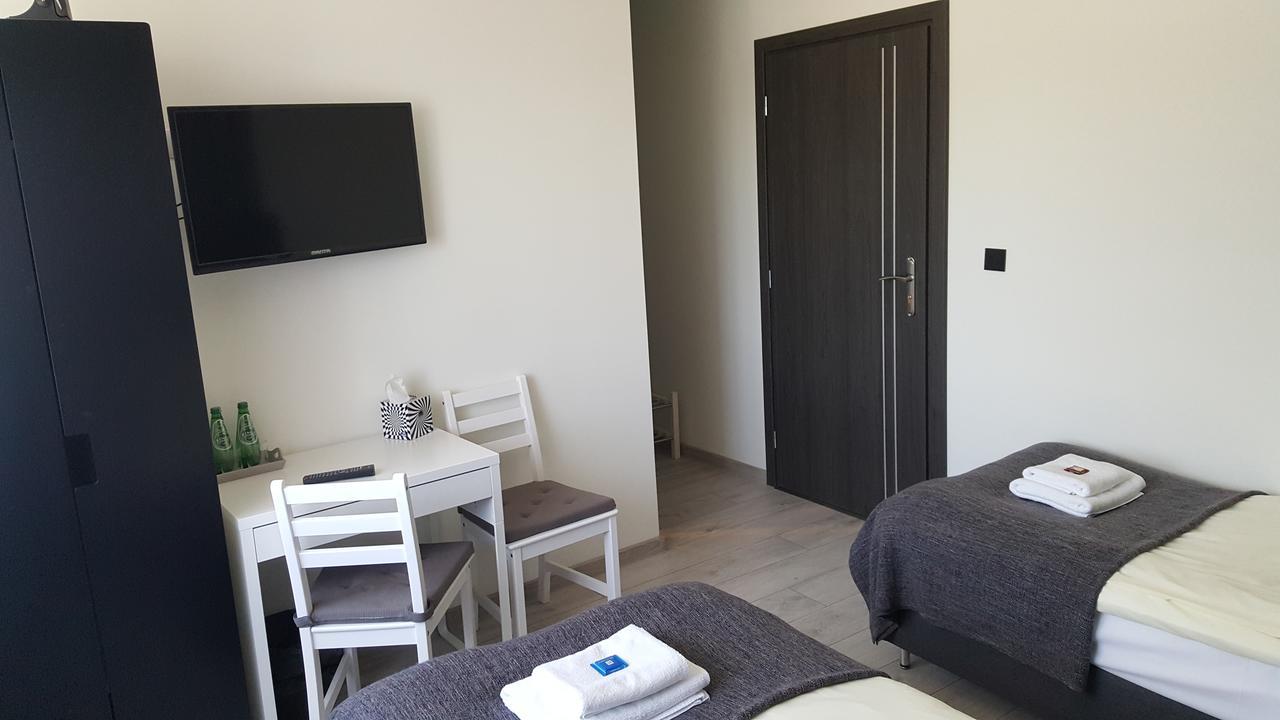 7Th Room Guest House Освиенцим Екстериор снимка