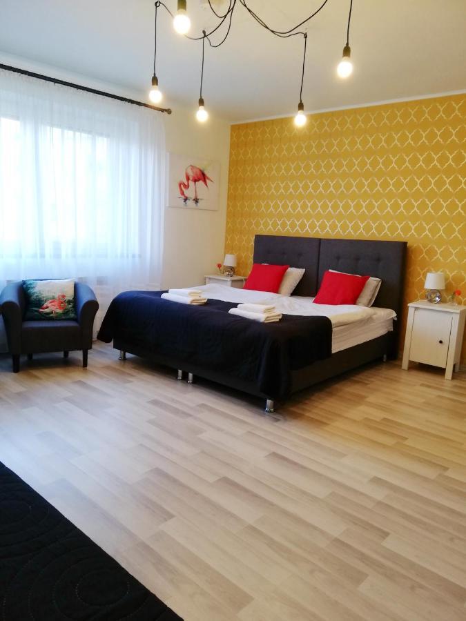 7Th Room Guest House Освиенцим Екстериор снимка